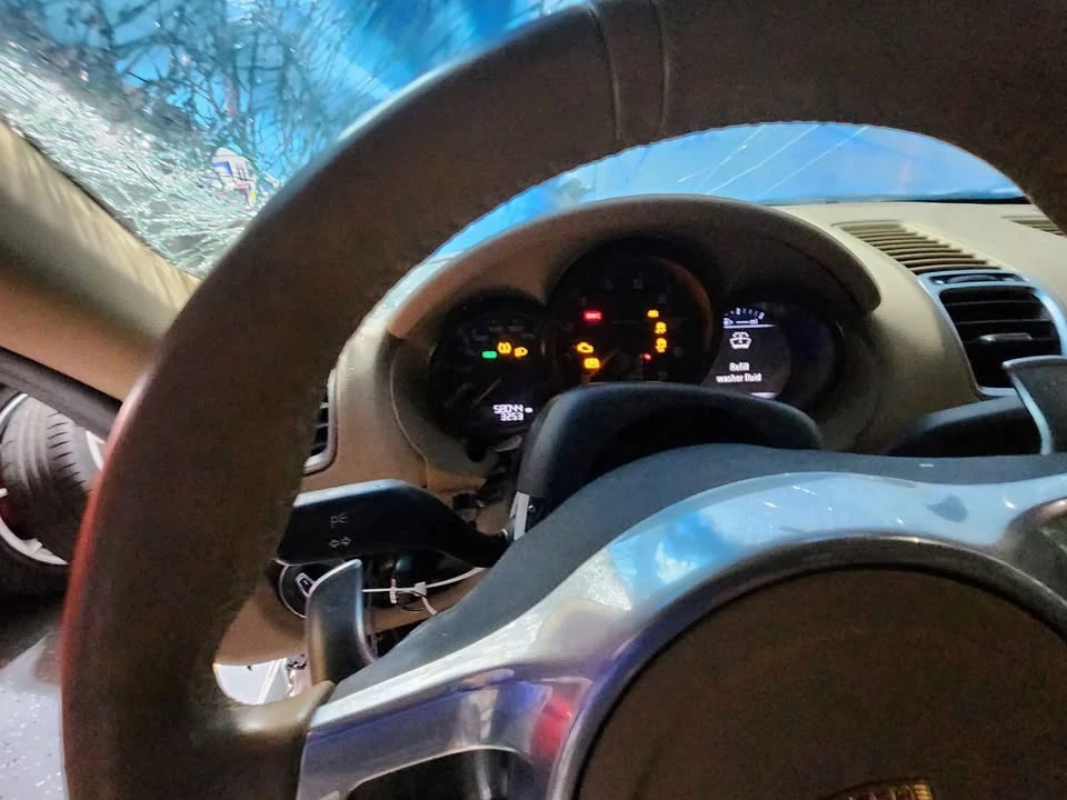2016 Porsche 981 Cayman - Image 10 of 10