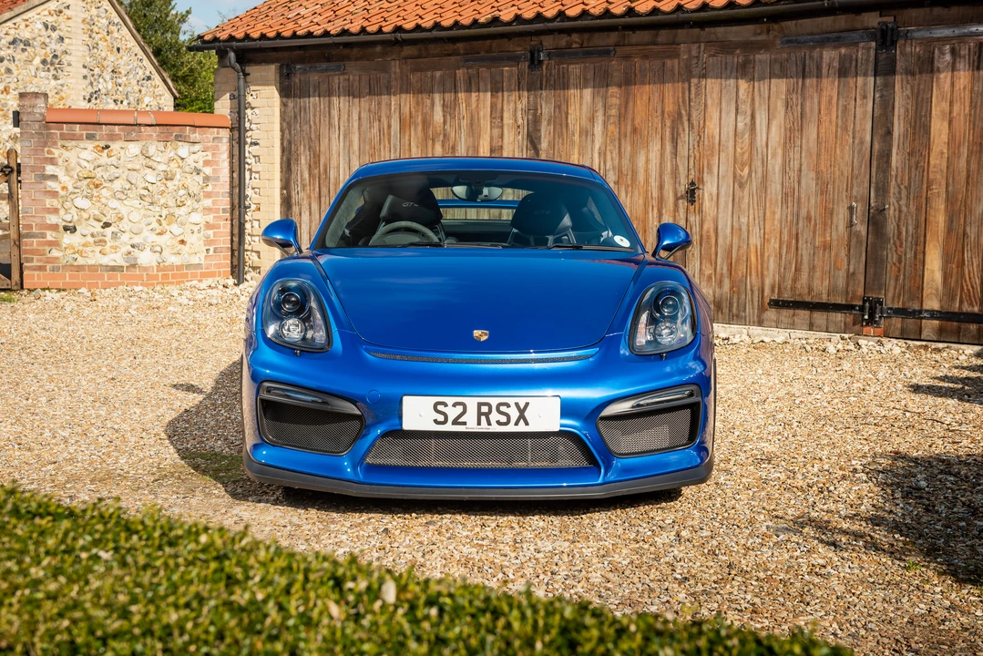 2016 Porsche 981 Cayman GT4 - Image 2 of 31