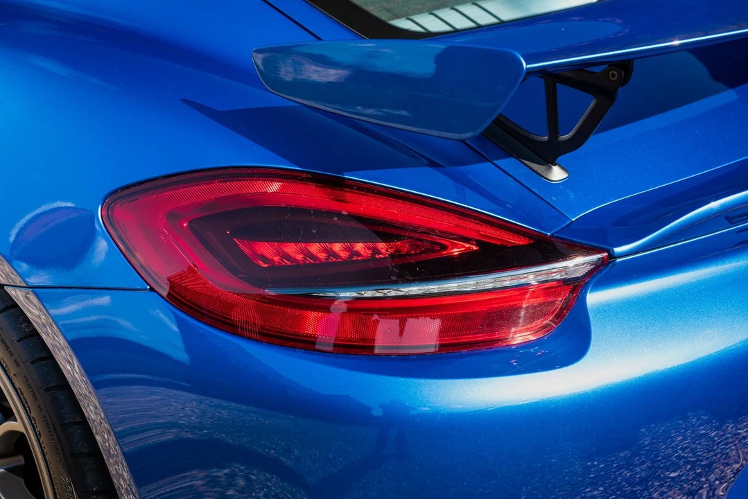 2016 Porsche 981 Cayman GT4 - Image 24 of 31