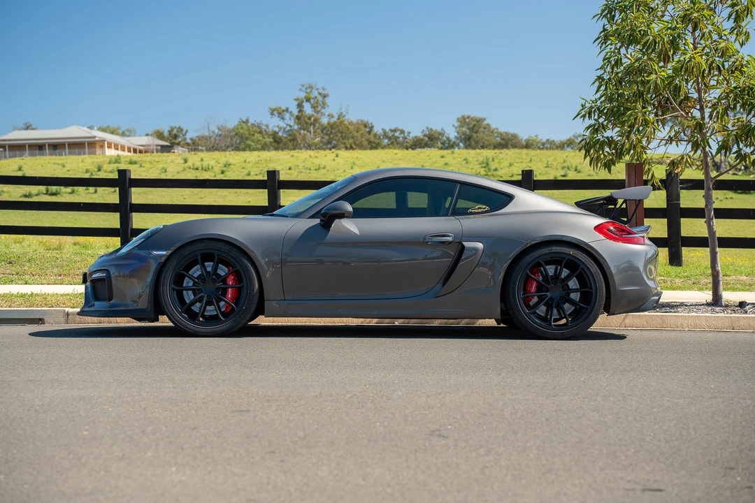 2016 Porsche 981 Cayman GT4 - Image 8 of 31