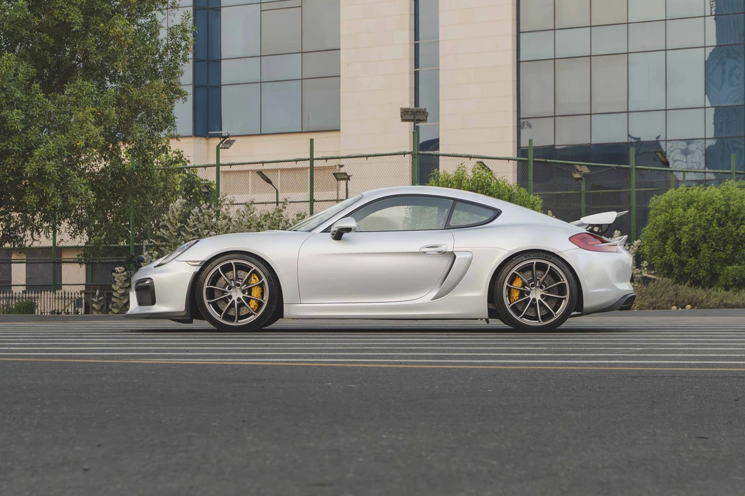 2016 Porsche 981 Cayman GT4 - Image 4 of 31