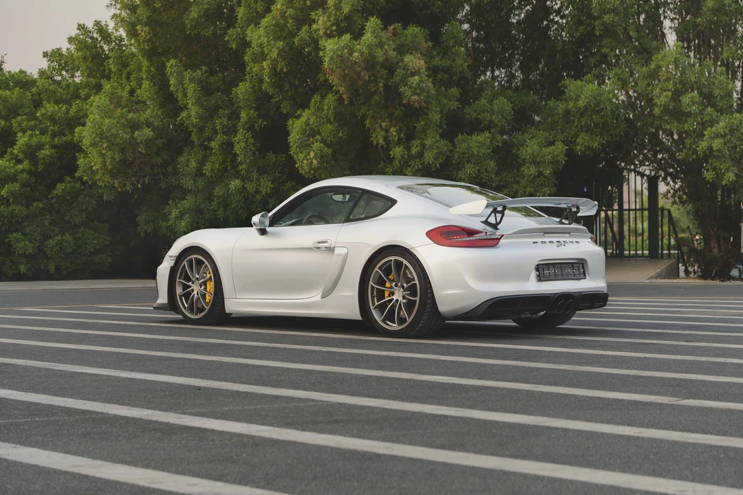 2016 Porsche 981 Cayman GT4 - Image 5 of 31
