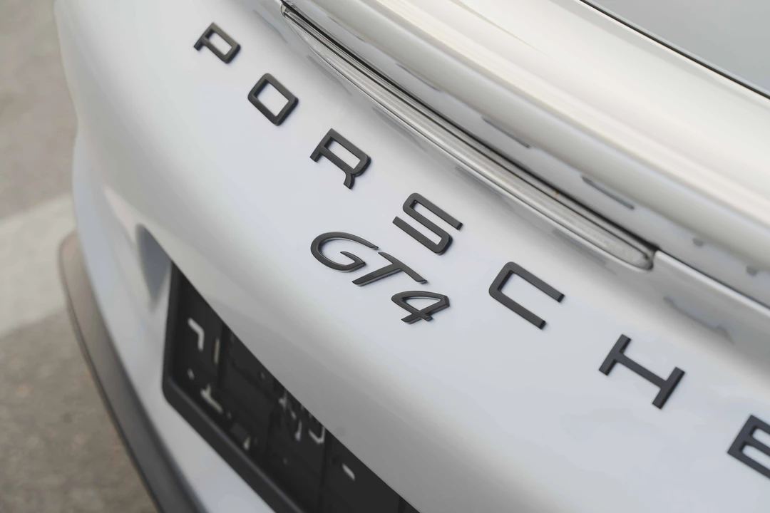 2016 Porsche 981 Cayman GT4 - Image 13 of 31