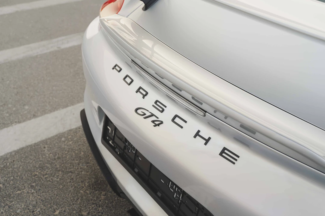 2016 Porsche 981 Cayman GT4 - Image 14 of 31