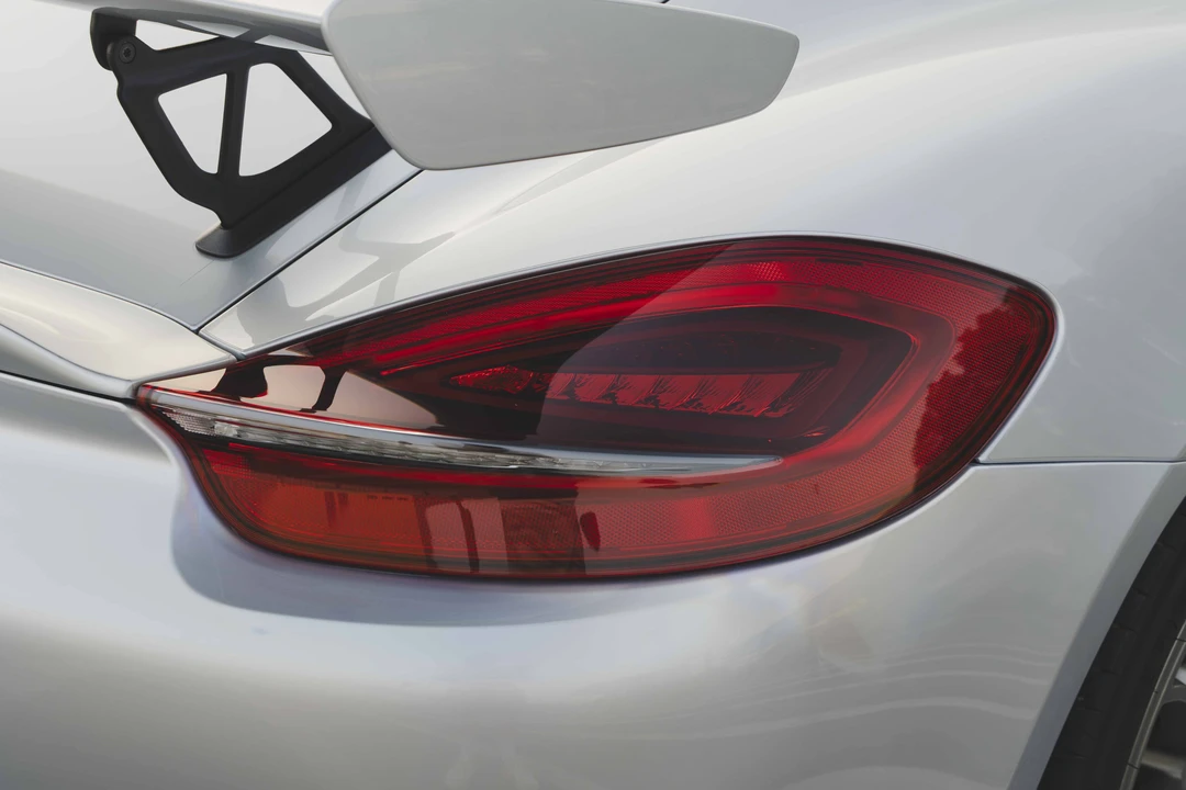 2016 Porsche 981 Cayman GT4 - Image 15 of 31