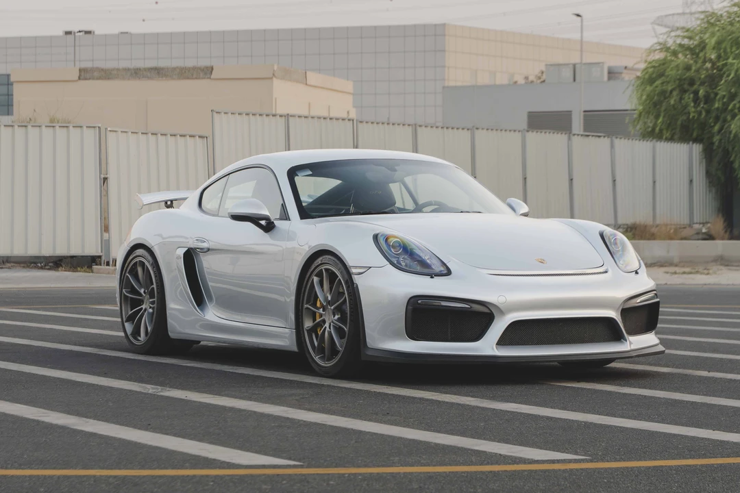 2016 Porsche 981 Cayman GT4 - Image 9 of 31