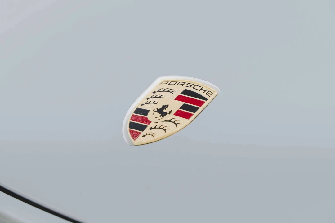 2016 Porsche 981 Cayman GT4 - Image 28 of 31