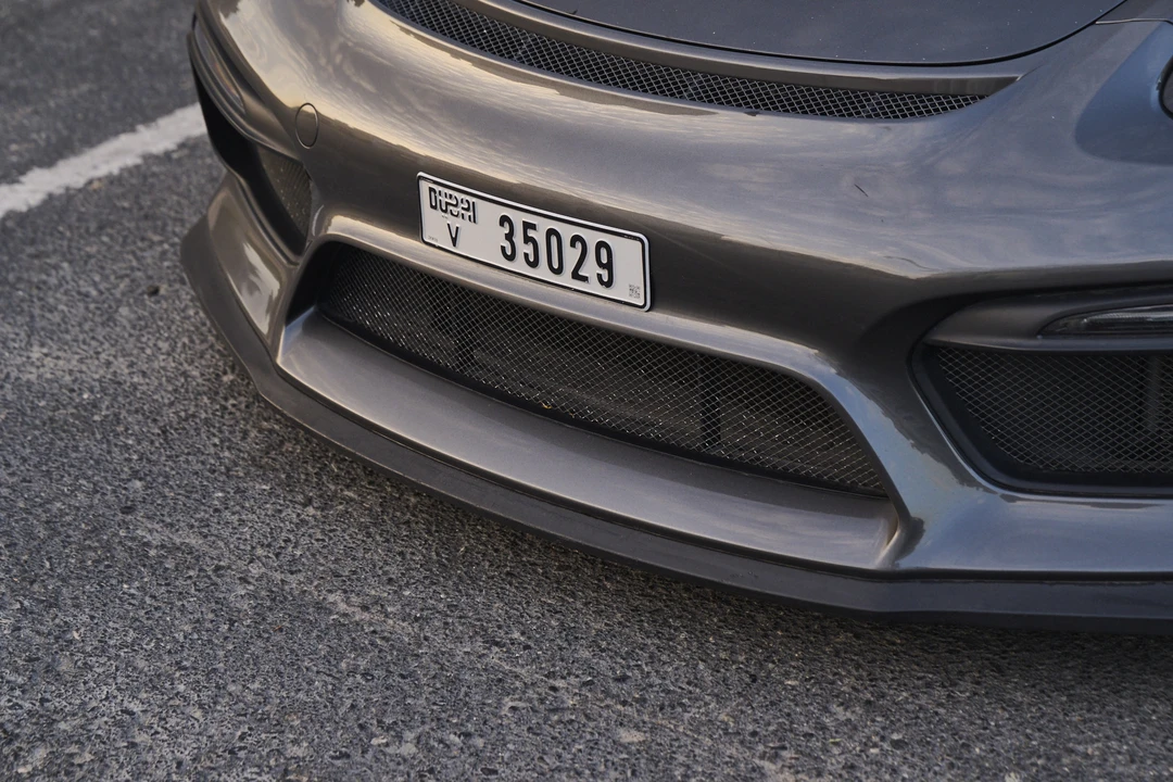 2016 Porsche 981 Cayman GT4 - Image 13 of 31
