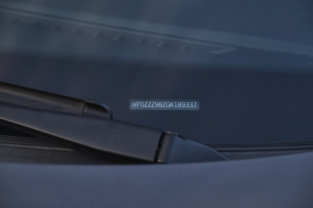 2016 Porsche 981 Cayman GT4 - Image 16 of 31
