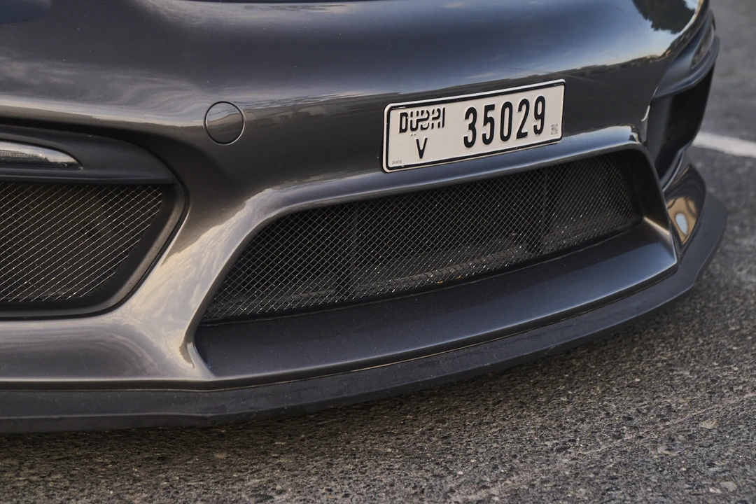 2016 Porsche 981 Cayman GT4 - Image 18 of 31