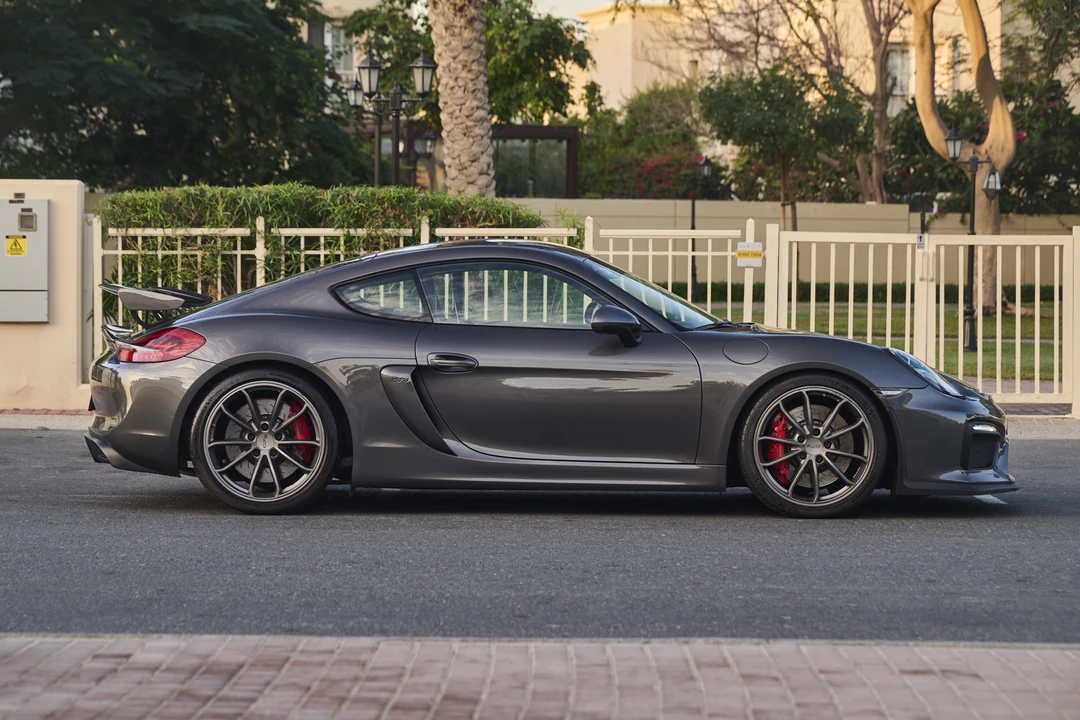 2016 Porsche 981 Cayman GT4 - Image 8 of 31