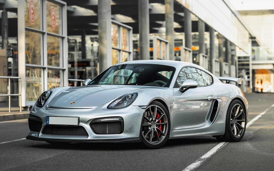 2016 Porsche 981 Cayman GT4 - Image 24 of 31