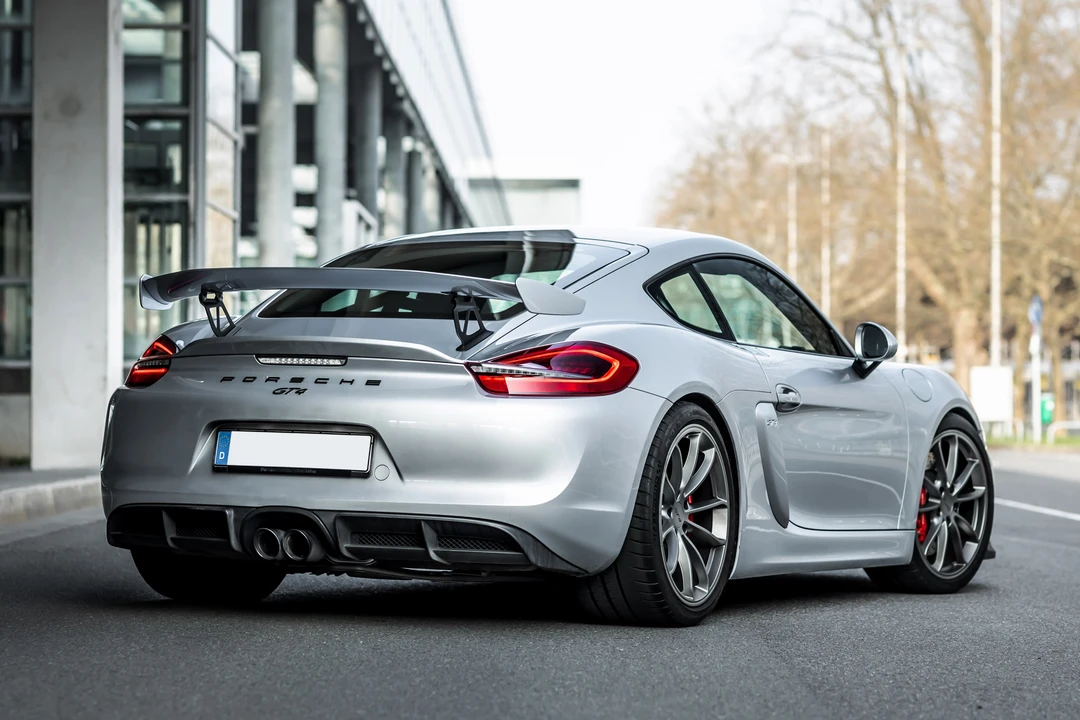 2016 Porsche 981 Cayman GT4 - Image 27 of 31