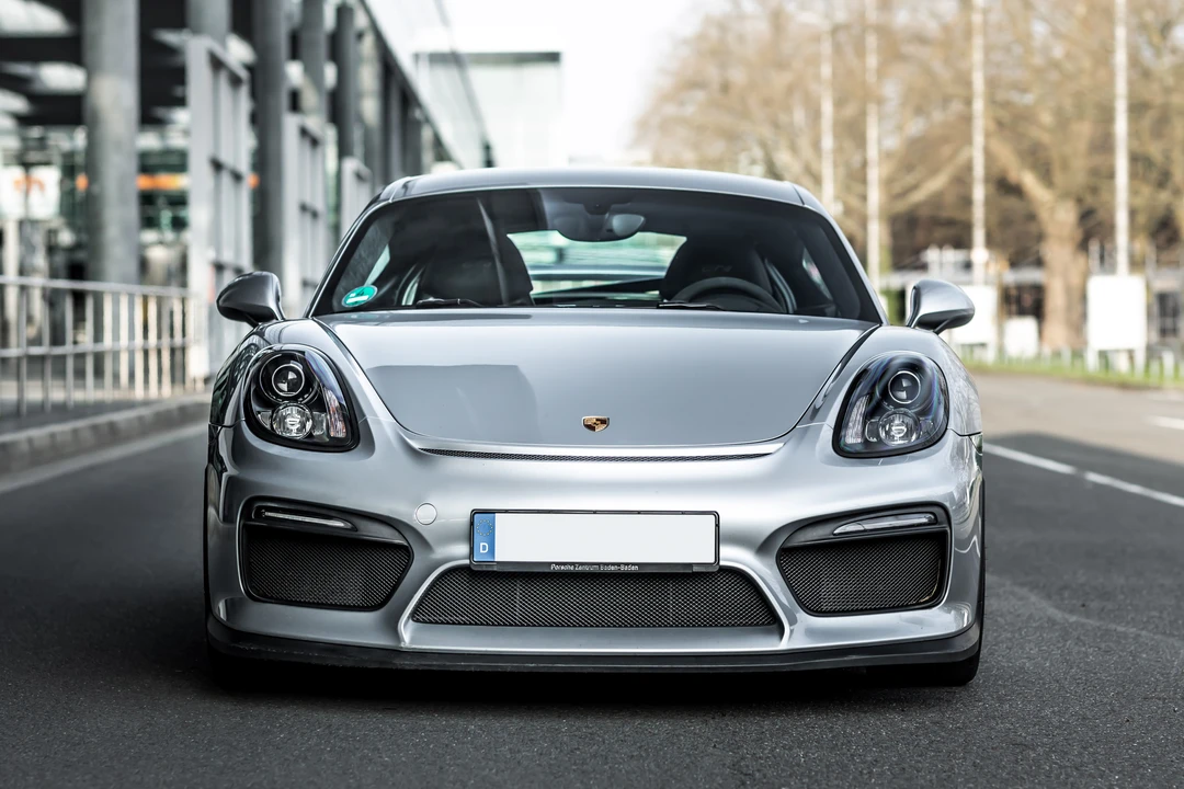 2016 Porsche 981 Cayman GT4 - Image 2 of 31