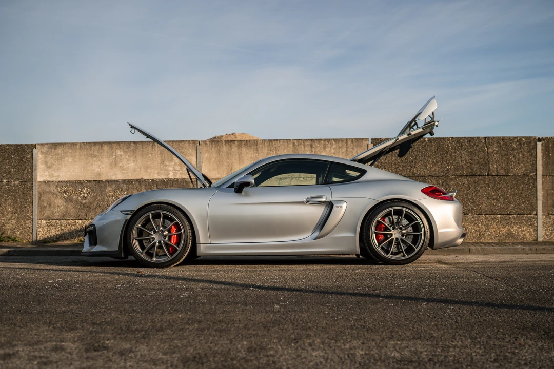 2016 Porsche 981 Cayman GT4 - Image 14 of 31