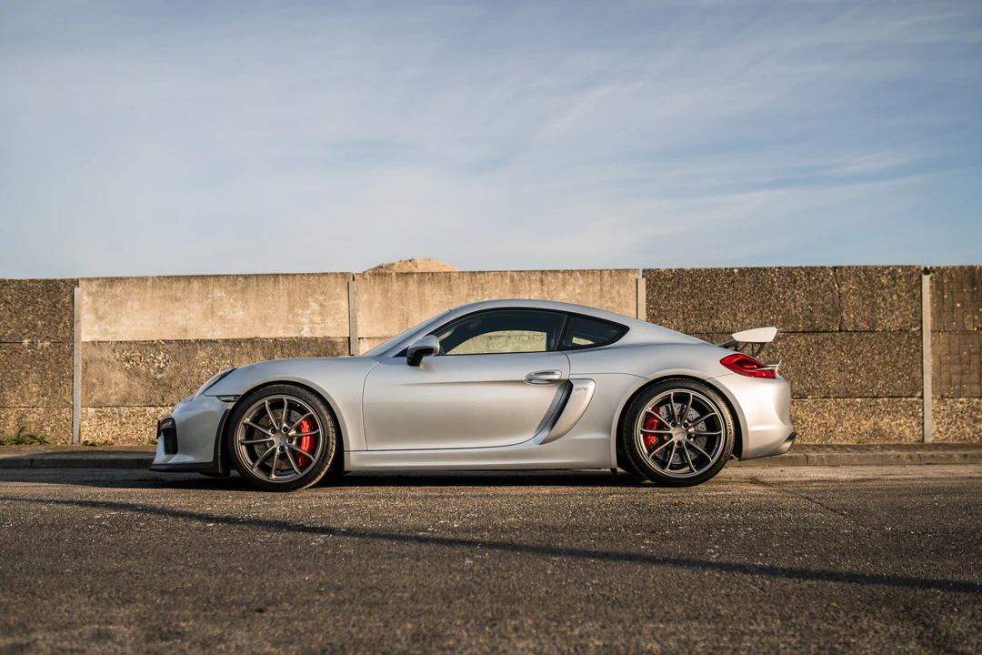 2016 Porsche 981 Cayman GT4 - Image 11 of 31