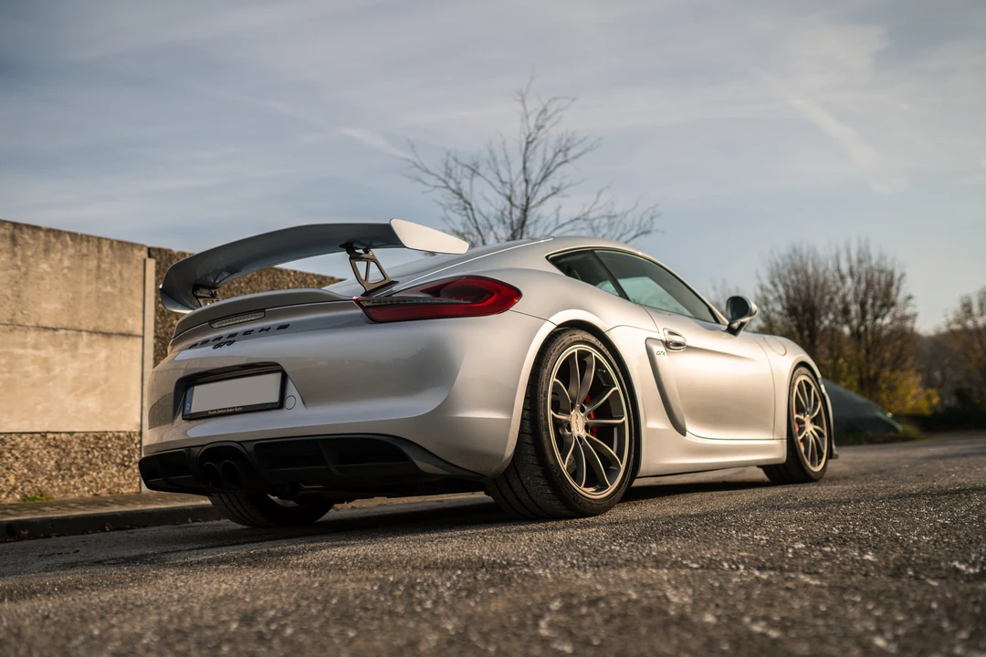 2016 Porsche 981 Cayman GT4 - Image 17 of 31
