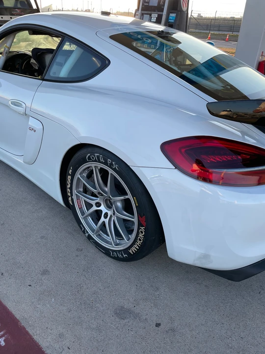 2016 Porsche 981 Cayman GT4 Clubsport - Image 16 of 28