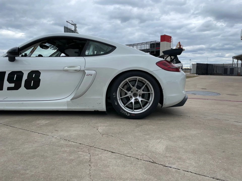 2016 Porsche 981 Cayman GT4 Clubsport - Image 8 of 28