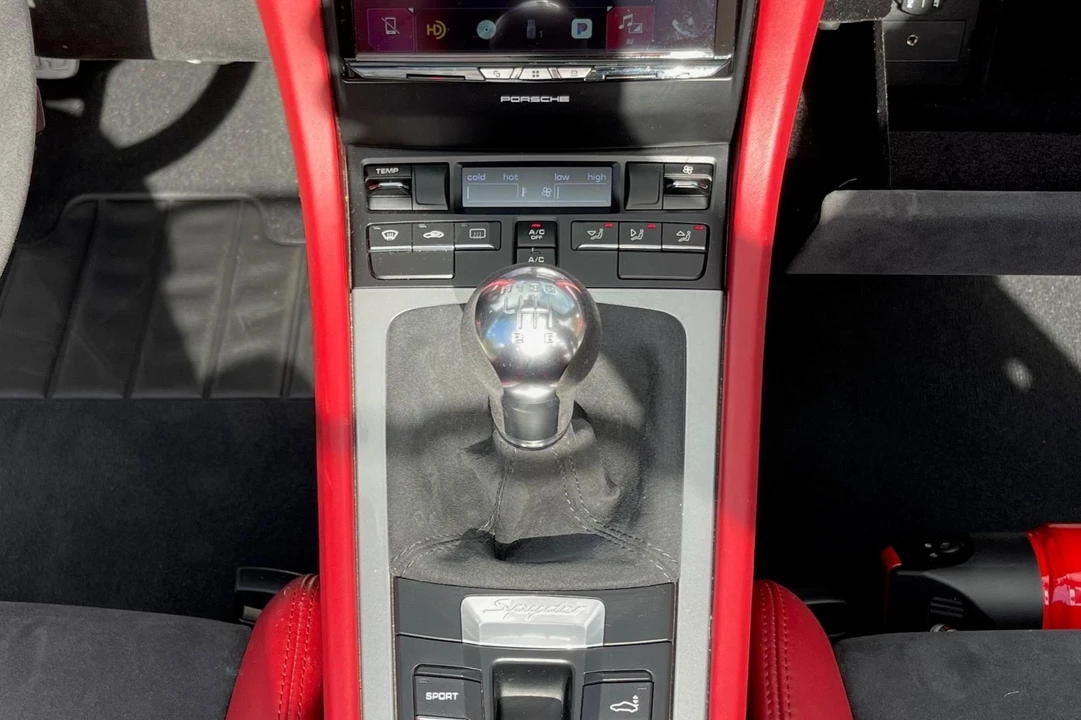 2016 Porsche 981 Boxster Spyder - Image 10 of 10
