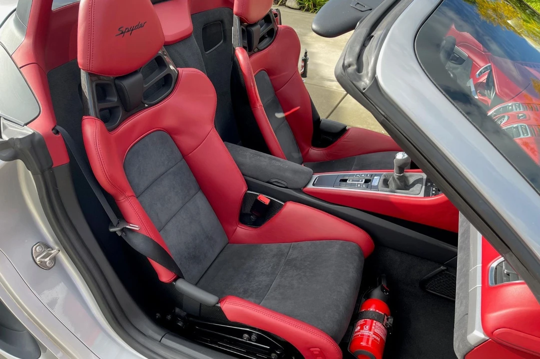 2016 Porsche 981 Boxster Spyder - Image 8 of 10