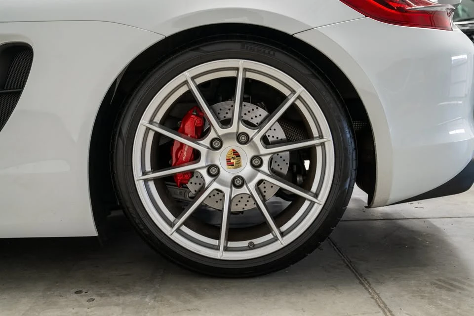 2016 Porsche 981 Boxster Spyder - Image 10 of 19