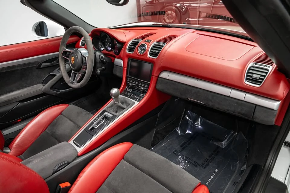 2016 Porsche 981 Boxster Spyder - Image 13 of 19