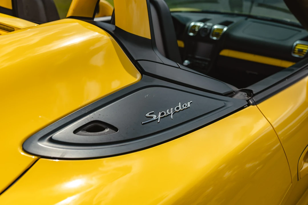 2016 Porsche 981 Boxster Spyder - Image 19 of 31