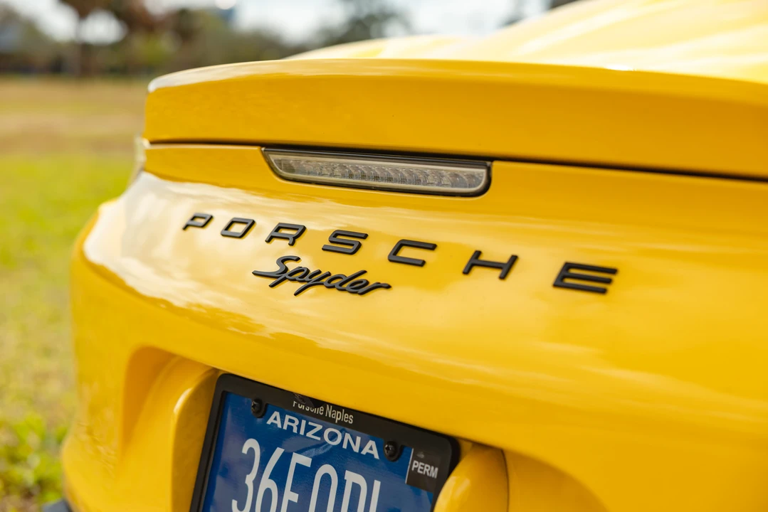 2016 Porsche 981 Boxster Spyder - Image 29 of 31