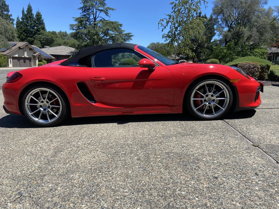 2016 Porsche 981 Boxster Spyder - Image 17 of 31