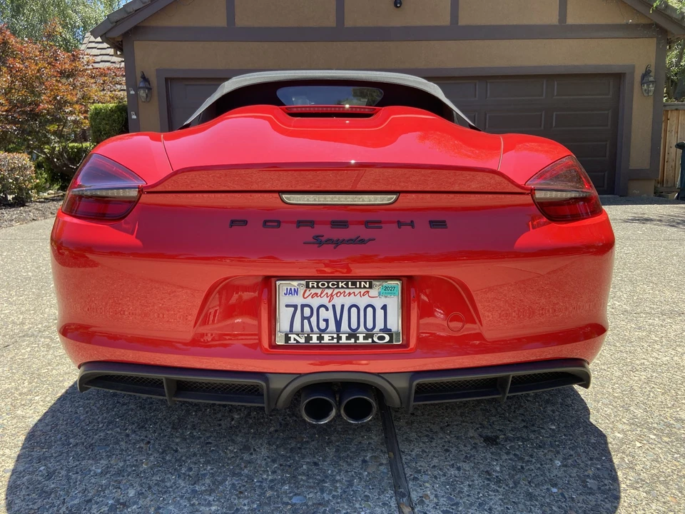 2016 Porsche 981 Boxster Spyder - Image 25 of 31