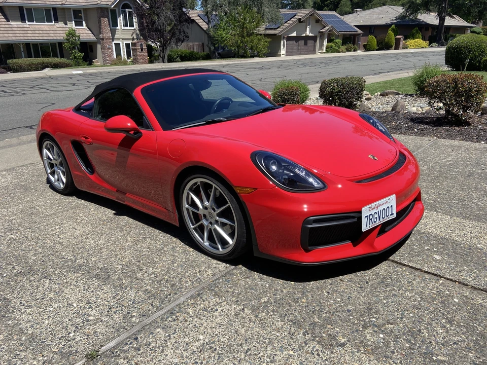 2016 Porsche 981 Boxster Spyder - Image 11 of 31