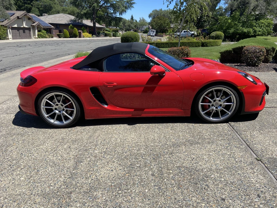 2016 Porsche 981 Boxster Spyder - Image 13 of 31