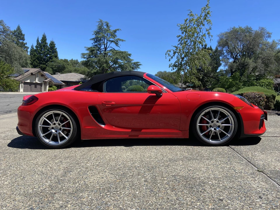 2016 Porsche 981 Boxster Spyder - Image 15 of 31