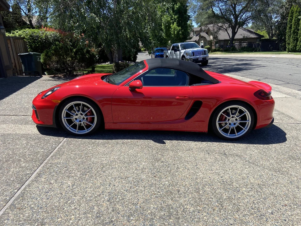 2016 Porsche 981 Boxster Spyder - Image 30 of 31