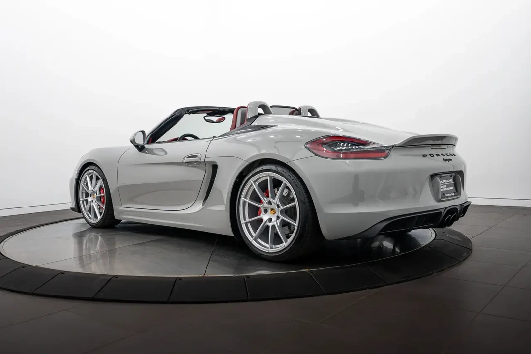 2016 Porsche 981 Boxster Spyder - Image 24 of 31