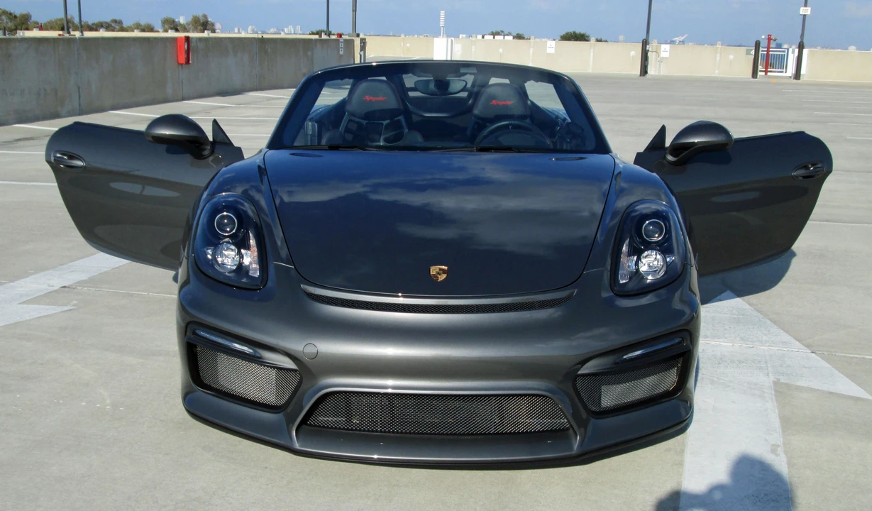 2016 Porsche 981 Boxster Spyder - Image 10 of 10