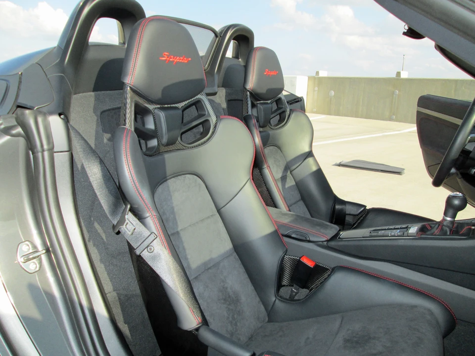 2016 Porsche 981 Boxster Spyder - Image 8 of 10