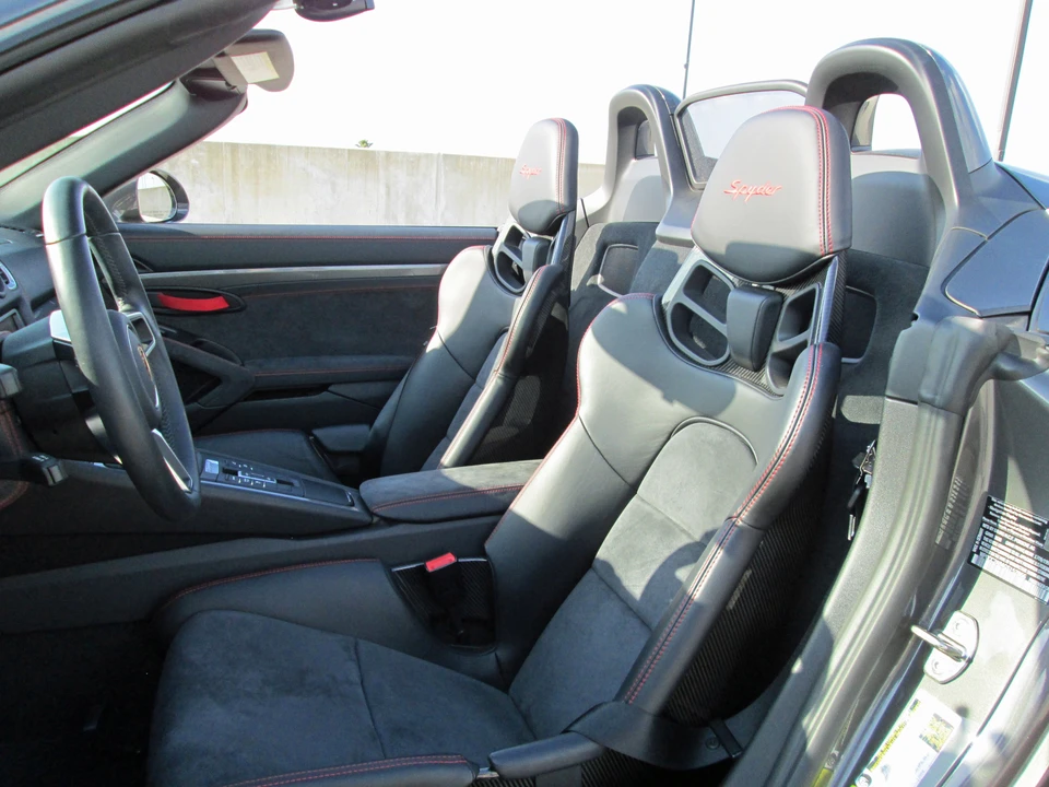 2016 Porsche 981 Boxster Spyder - Image 6 of 10