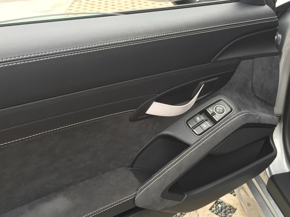 2016 Porsche 981 Boxster Spyder - Image 5 of 8