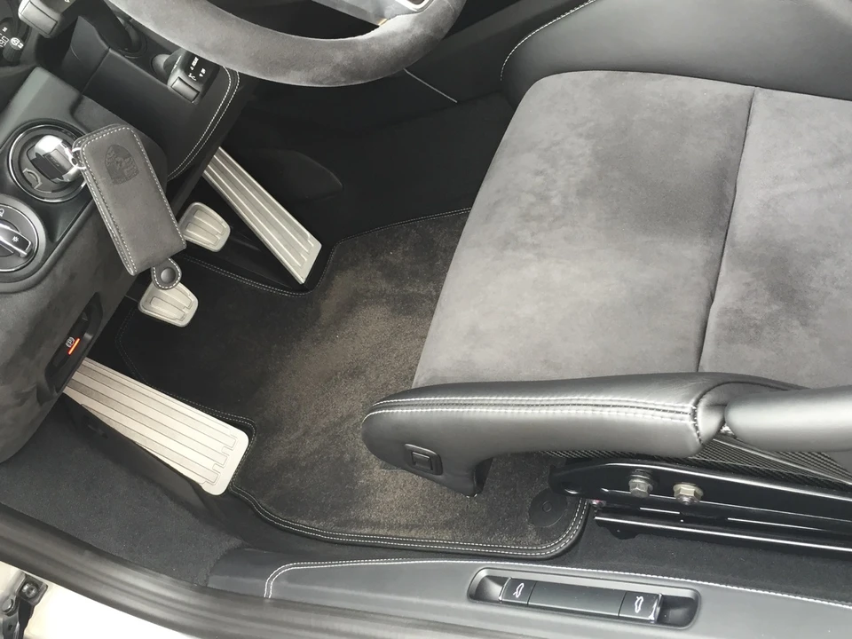2016 Porsche 981 Boxster Spyder - Image 6 of 8