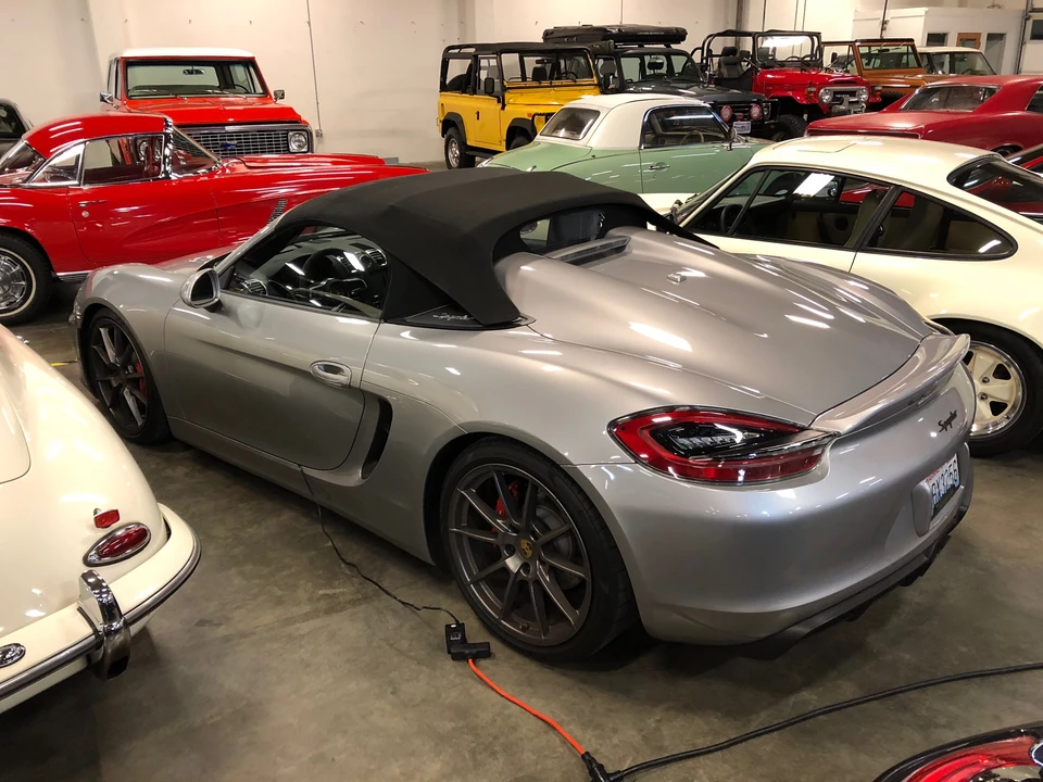 2016 Porsche 981 Boxster Spyder - Image 2 of 8