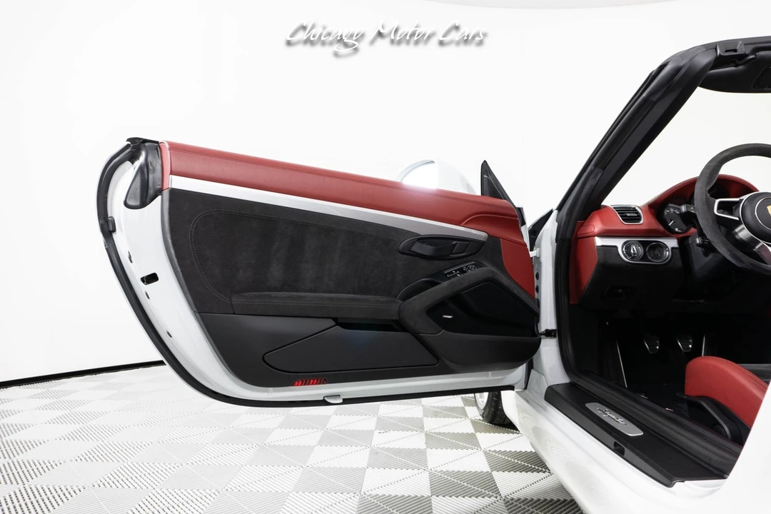 2016 Porsche 981 Boxster Spyder - Image 18 of 21