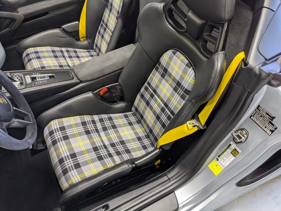 2016 Porsche 981 Boxster Spyder - Image 10 of 11