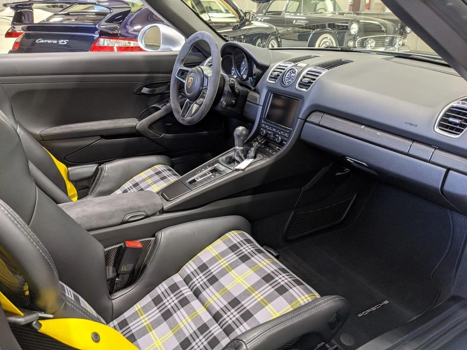 2016 Porsche 981 Boxster Spyder - Image 11 of 11