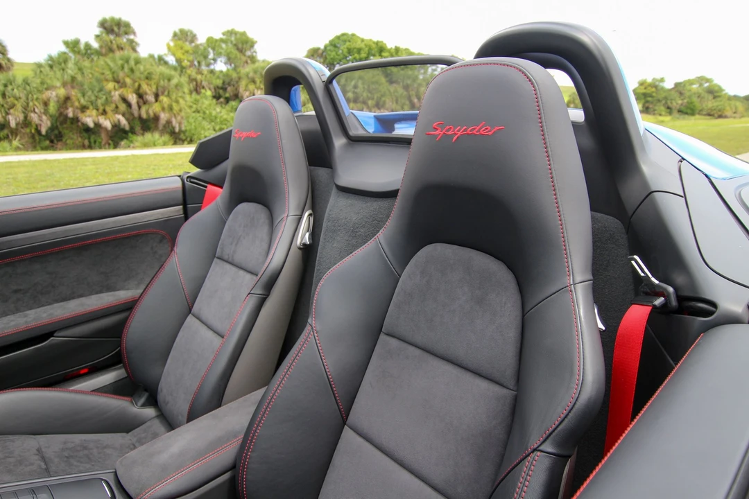2016 Porsche 981 Boxster Spyder - Image 8 of 31