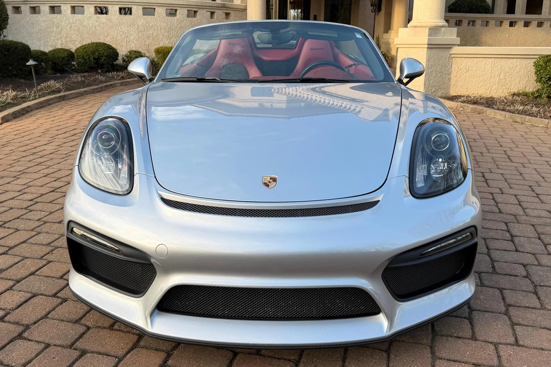 2016 Porsche 981 Boxster Spyder - Image 2 of 31