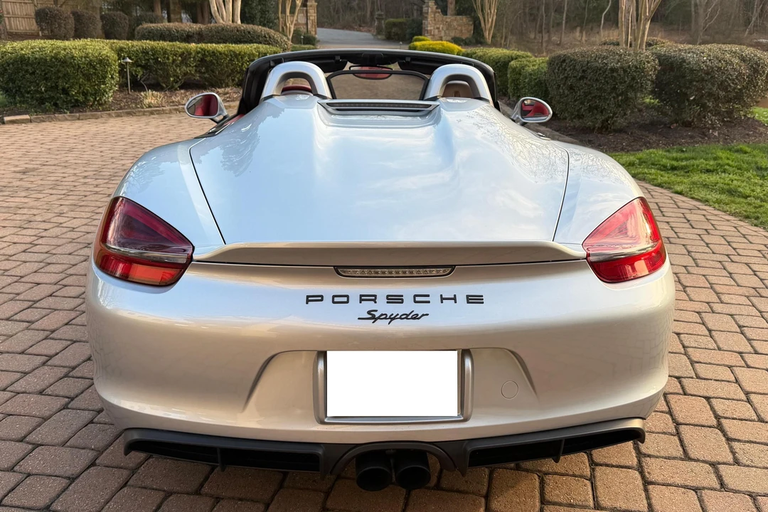2016 Porsche 981 Boxster Spyder - Image 11 of 31