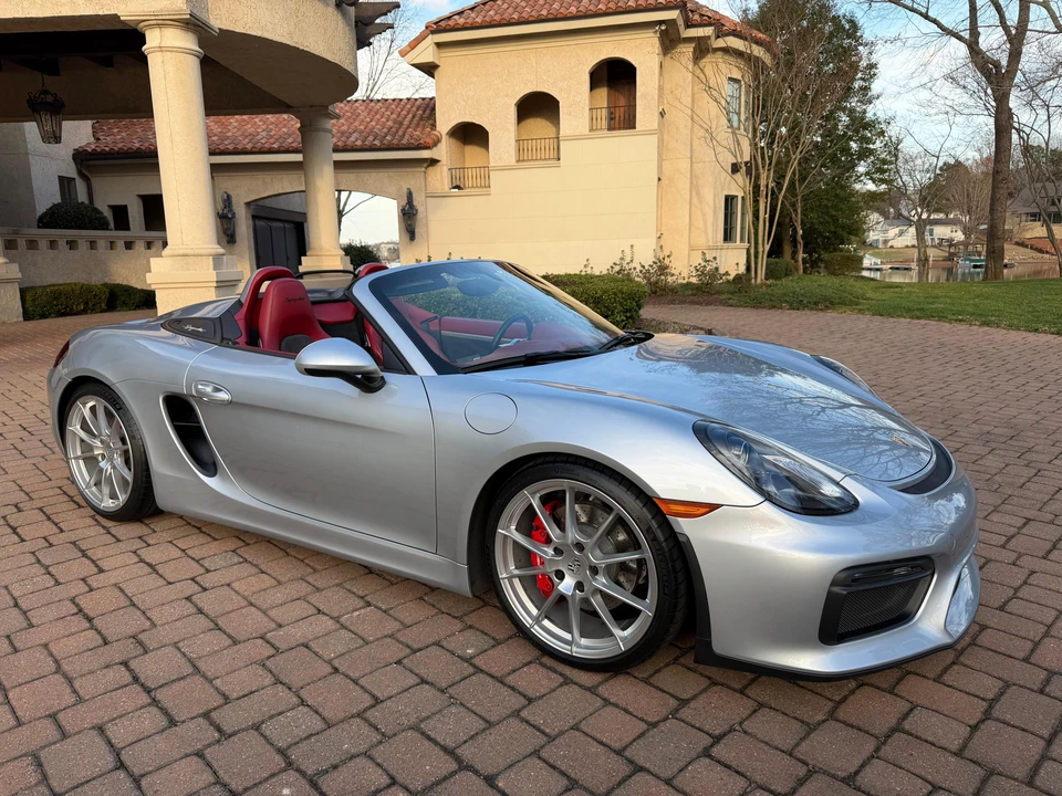 2016 Porsche 981 Boxster Spyder - Image 14 of 31