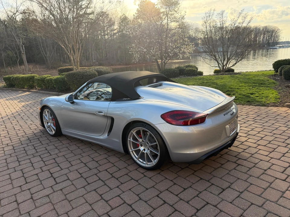 2016 Porsche 981 Boxster Spyder - Image 18 of 31
